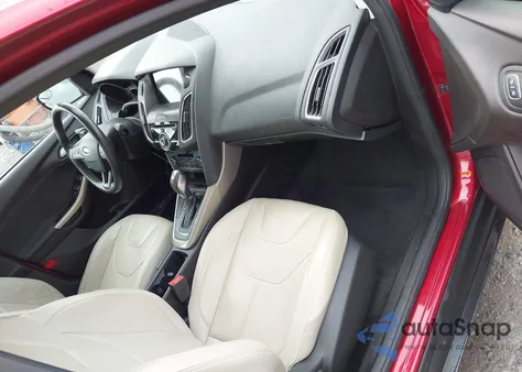 2017 Ford Focus Titanium из США, поврежденный, VIN 1FADP3J24HL267737